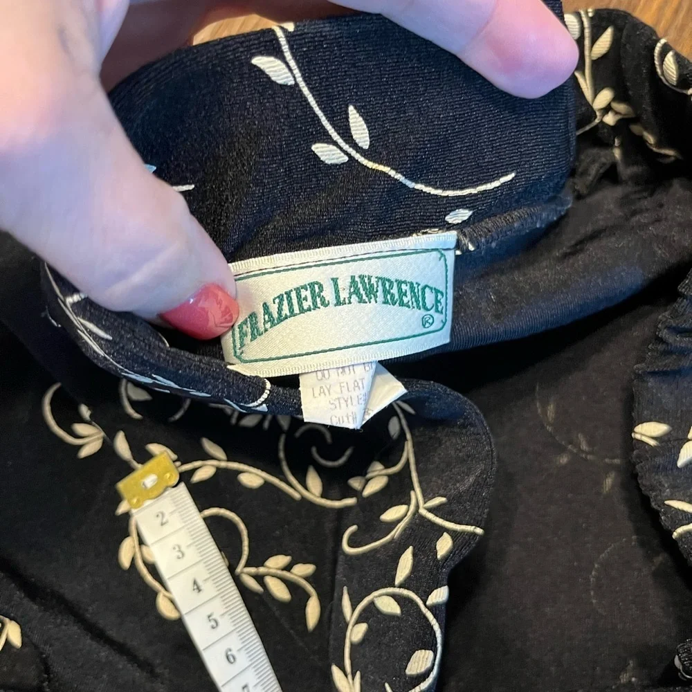 🔥Frazier Lawrence skirt size medium